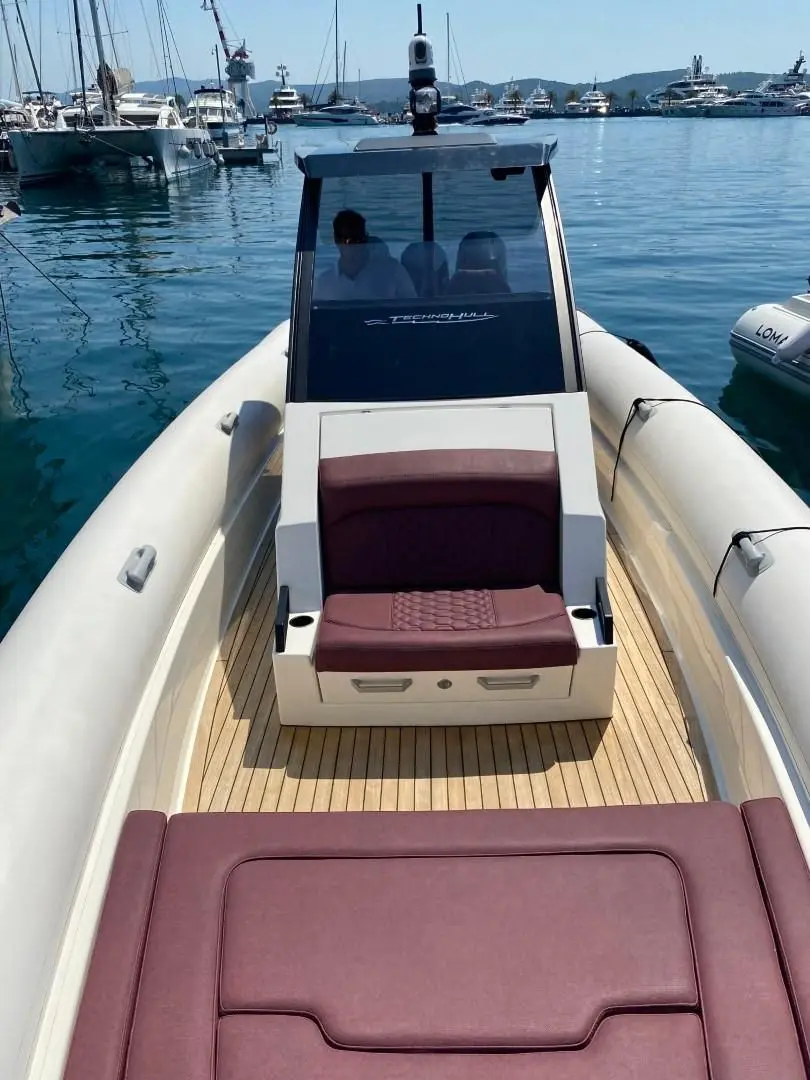 Thumbnail von Technohull 38 Grand Sport