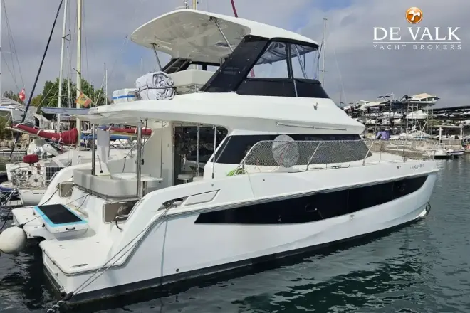 Aquila 42 Yacht