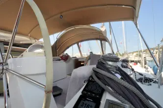 Thumbnail von Jeanneau Sun Odyssey 49