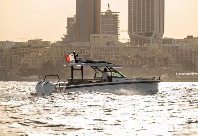 Axopar 37 Sun Top FONZIE