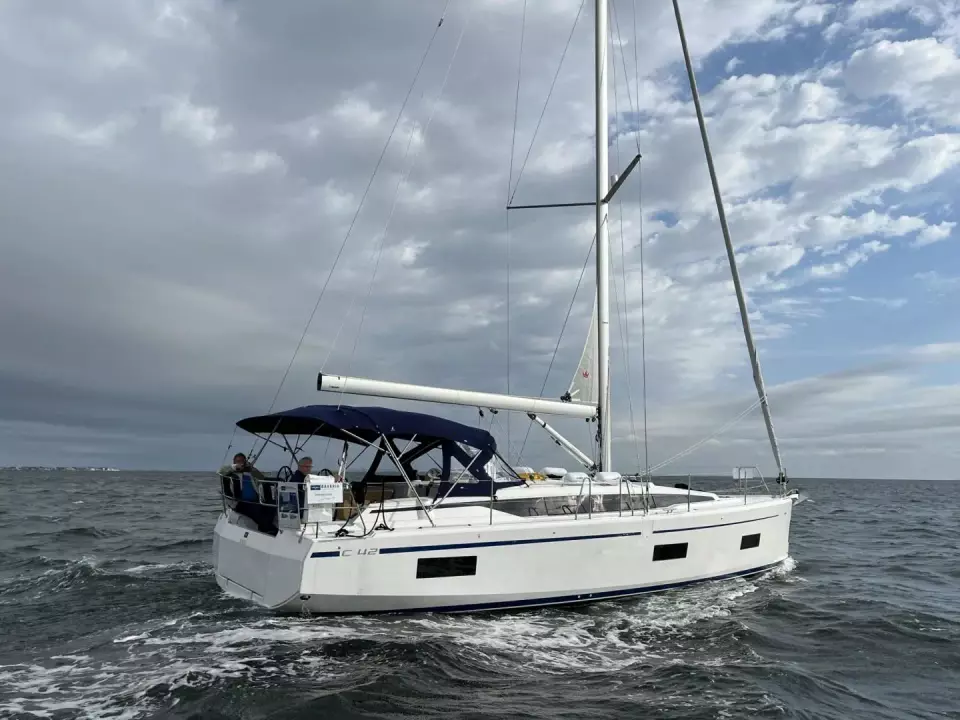 Bavaria C42 STOCK BOAT
