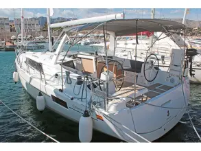 Beneteau Oceanis 41.1 UNDER PRESSURE