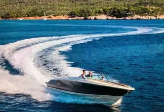 Chris-Craft 32 Corsair