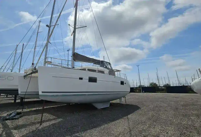 Lagoon 400