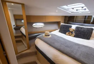 Thumbnail von Princess V39 Viola III