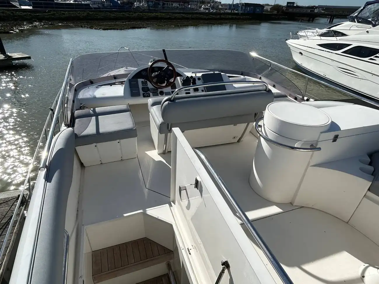 Thumbnail von Fairline Phantom 46