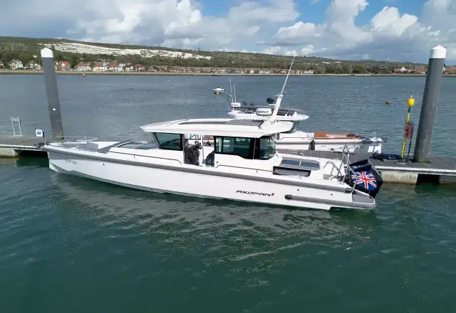 Axopar 37 XC Cross Cabin VIOLET ANN