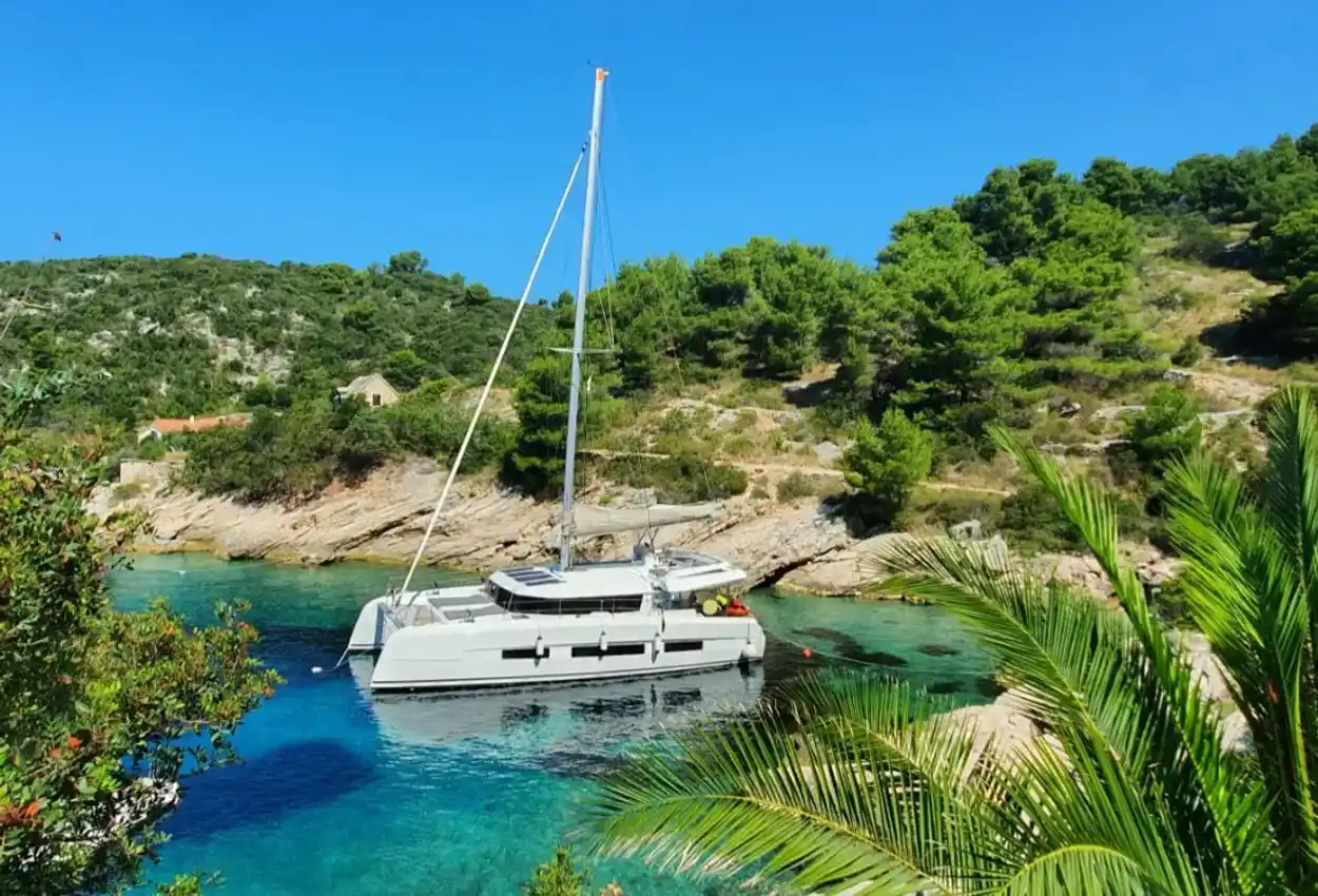 Thumbnail von Dufour Catamaran 48