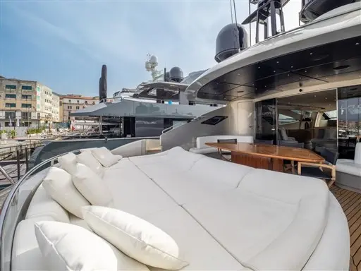 Thumbnail von Pershing 115