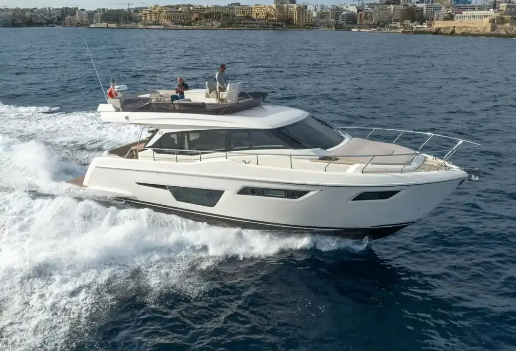 Ferretti Yachts 500