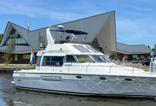 Whitewater Wolfe 46 Flybridge