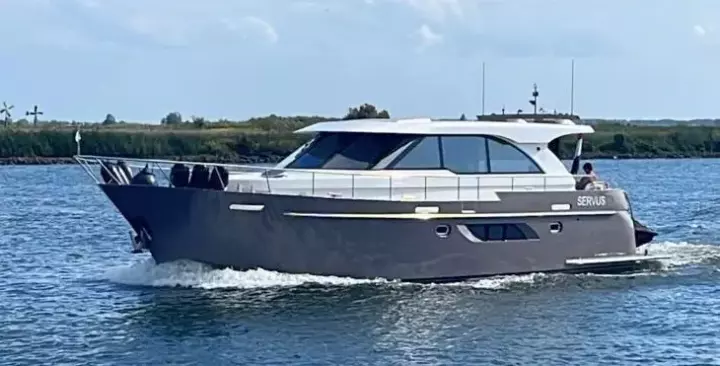 Van Den Hoven Executive 15.00 MK II Van den Hoven Executive 15.00 MK II