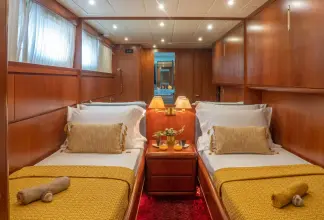 Thumbnail von Falcon 100