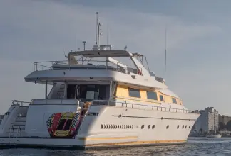 Thumbnail von Falcon 100