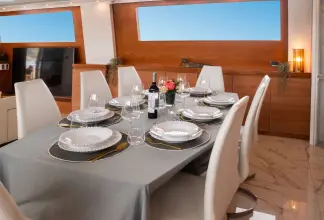 Thumbnail von Falcon 100