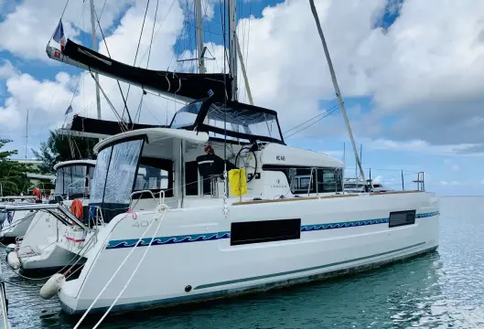 Lagoon 40 Ubah