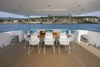 Thumbnail von Johnson 110 JOHNSON 110 FLYBRIDGE