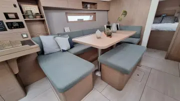 Thumbnail von Beneteau Oceanis 37.1