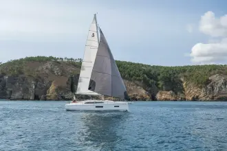 Thumbnail von Beneteau Oceanis 37.1