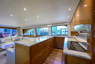 Thumbnail von Viking 65 Enclosed Enclosed Bridge w/Tower