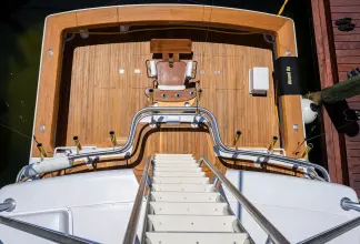 Thumbnail von Viking 65 Enclosed Enclosed Bridge w/Tower