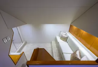 Thumbnail von Viking 65 Enclosed Enclosed Bridge w/Tower