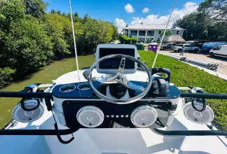 Thumbnail von Luhrs 320 Tournament