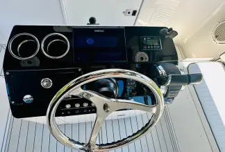 Thumbnail von Luhrs 320 Tournament