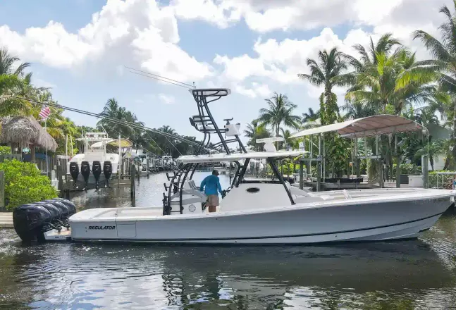 Regulator 41 Grey Hull