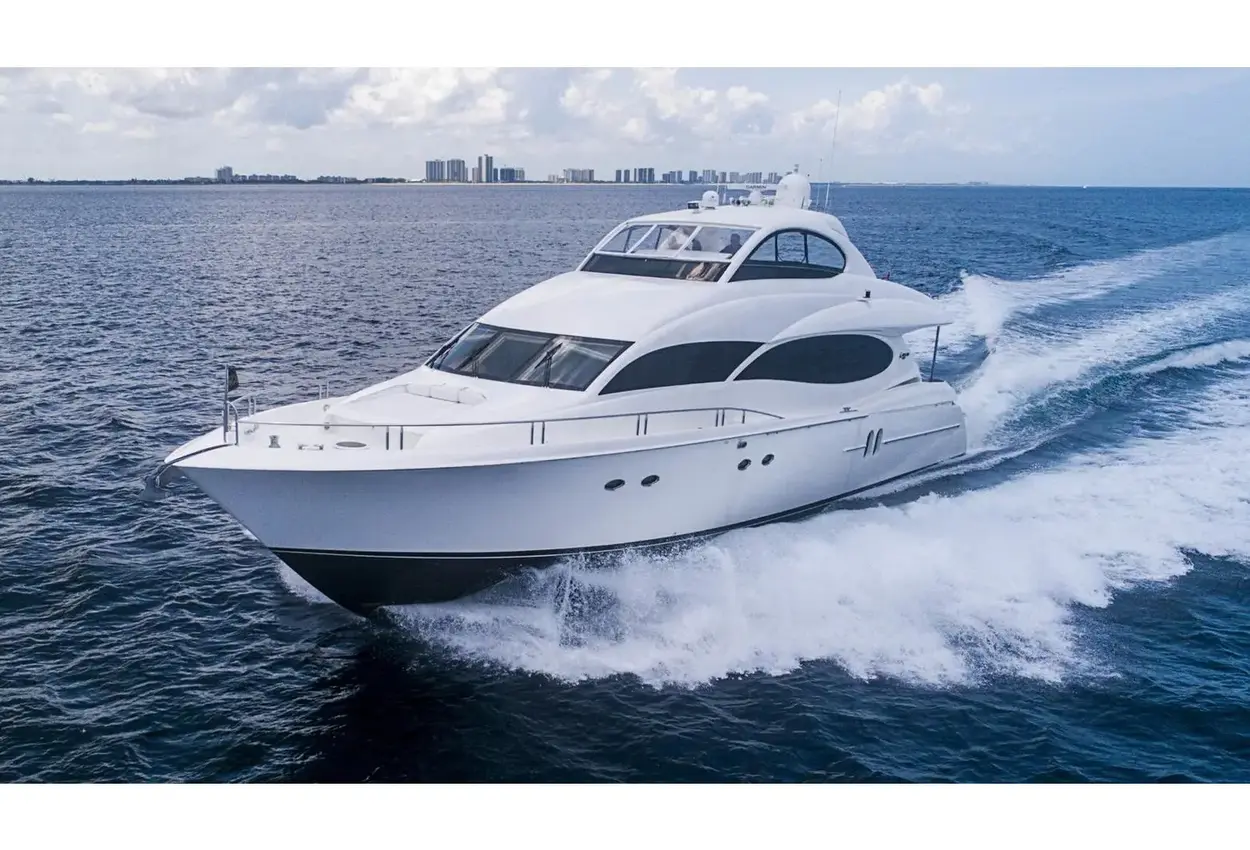 Lazzara Yachts 80 Skylounge M.Y.