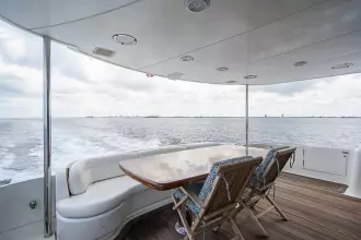 Thumbnail von Lazzara Yachts 80 Skylounge M.Y.