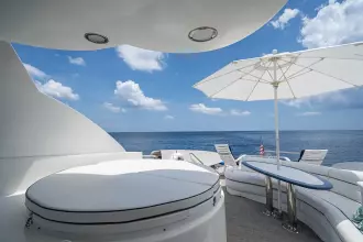 Thumbnail von Lazzara Yachts 80 Skylounge M.Y.