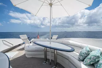Thumbnail von Lazzara Yachts 80 Skylounge M.Y.