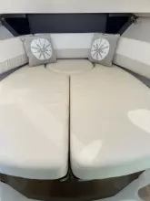 Thumbnail von Boston Whaler 345 Conquest