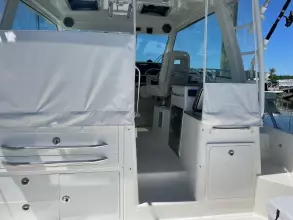 Thumbnail von Boston Whaler 345 Conquest