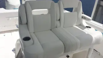 Thumbnail von Intrepid 327 CC