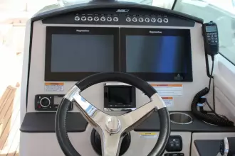 Thumbnail von Boston Whaler 320 Vantage