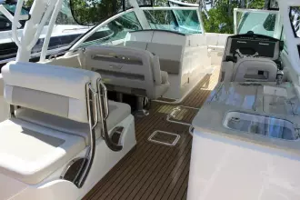 Thumbnail von Boston Whaler 320 Vantage
