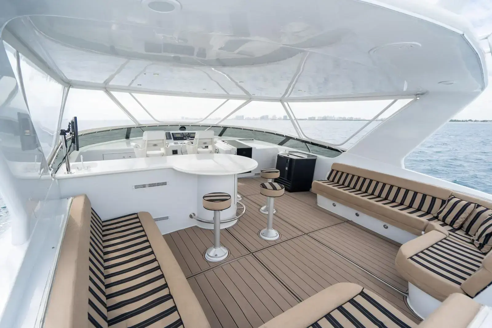 Thumbnail von Hatteras 75 Motor Yacht