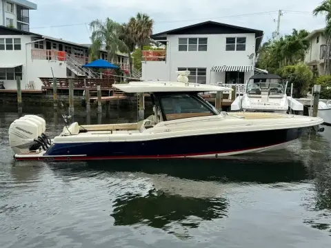 Chris Craft 35 Calypso