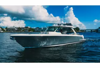 Thumbnail von Tiara Yachts 43LS