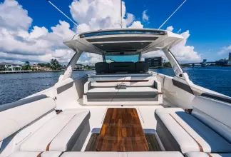 Thumbnail von Tiara Yachts 43LS