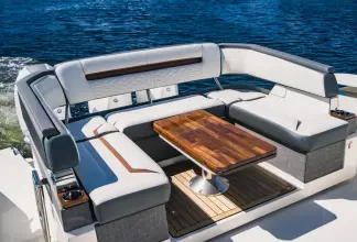 Thumbnail von Tiara Yachts 43LS