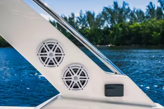 Thumbnail von Tiara Yachts 43LS