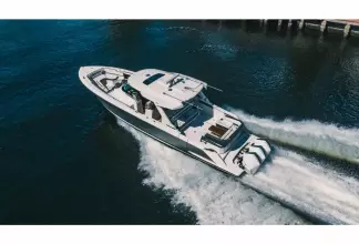 Thumbnail von Tiara Yachts 43LS