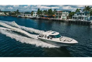 Thumbnail von Tiara Yachts 43LS