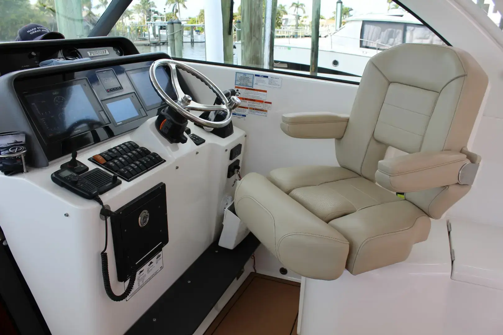 Thumbnail von Pursuit OS 385