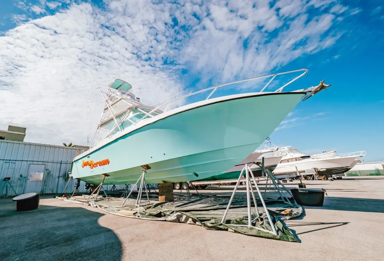 Contender 38 Express