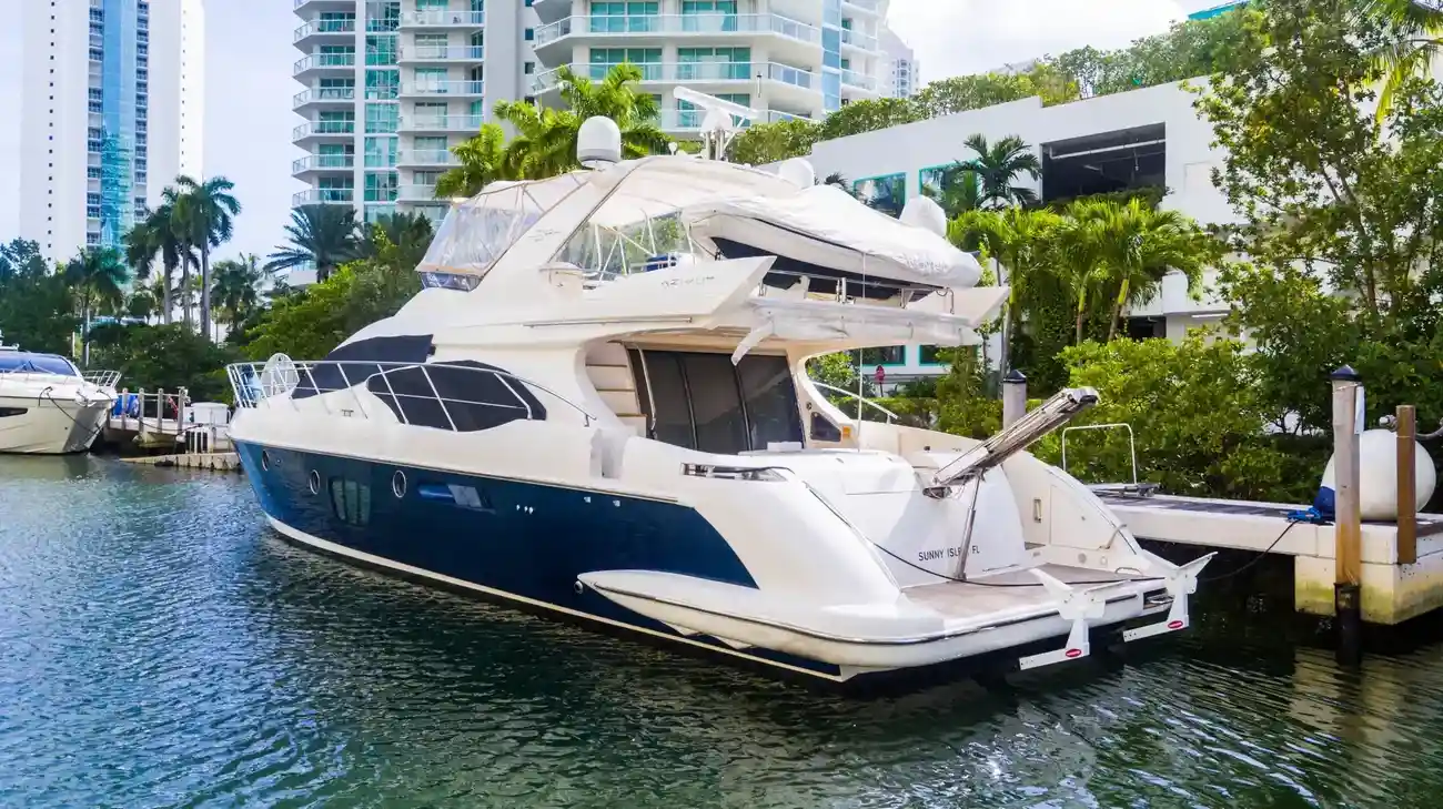 Thumbnail von Azimut 62