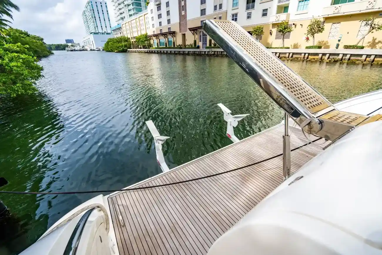 Thumbnail von Azimut 62